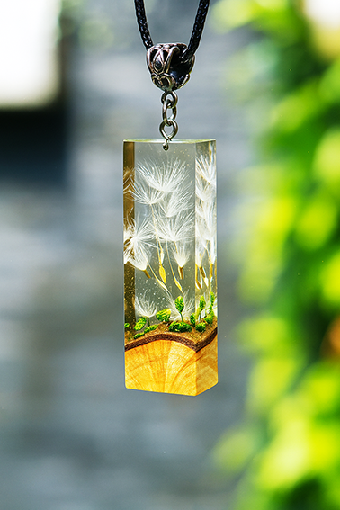 Coloresin Crystalized Dandelion Pendant