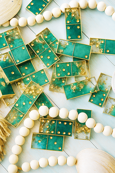 Coloresin Vivid Domino Display